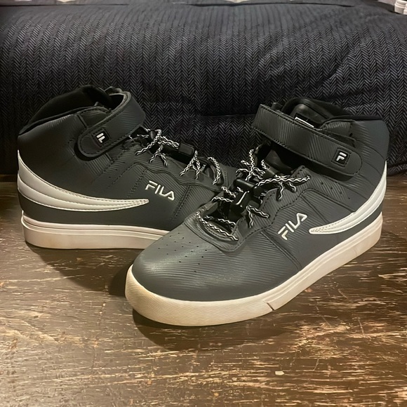 FILA high tops. Size 6.5 - Picture 1 of 3